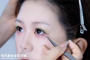 判断一家化妆学校好不好，先看这4个细！